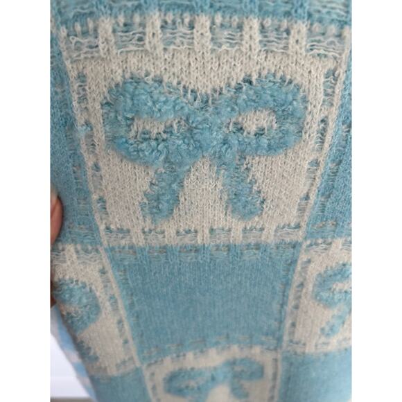 Soho & Stella Coquette Oversized Cozy Blue and White Bow Sweater - L - Picture 3 of 5